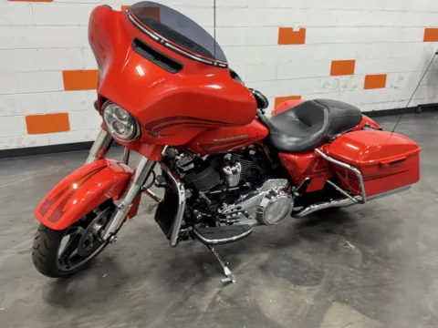 More photos of 2017 HARLEY DAVIDSON STREET GLIDE SPECIAL FLHXS at Moto Boutique, OH