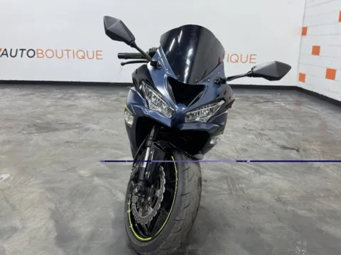 More photos of 2022 KAWASAKI NINJA ZX6R KRT Edition at Moto Boutique, OH
