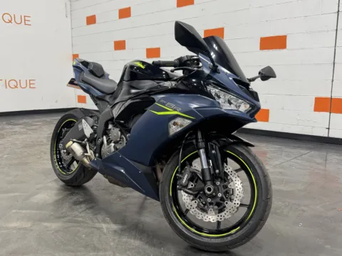 Photos of 2022 KAWASAKI NINJA ZX6R KRT Edition for sale in Columbus, OH at Moto Boutique