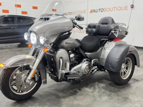 More photos of 2016 HARLEY DAVIDSON TRI GLIDE FLHTCUTG at Moto Boutique, OH