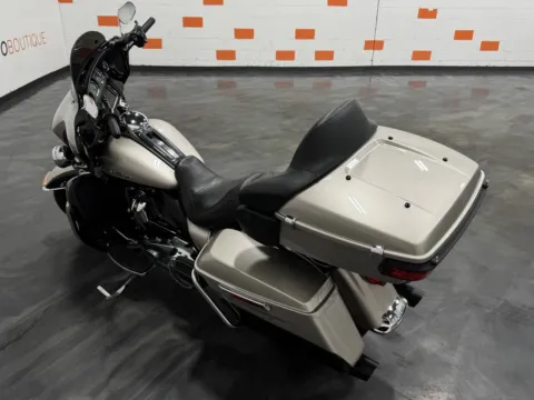 More photos of 2018 HARLEY DAVIDSON ULTRA LIMITED FLHTK at Moto Boutique, OH