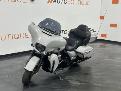 Another view of 2020 HARLEY DAVIDSON ULTRA LIMITED CVO FLHTKSE for sale in Columbus, OH at Moto Boutique