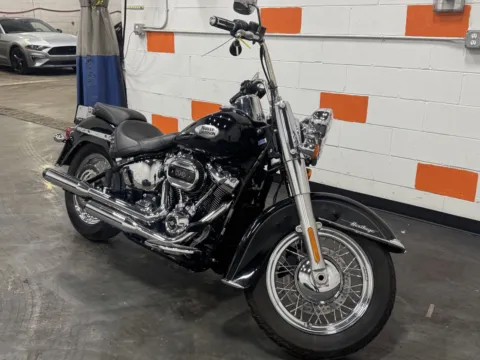 Photos of 2023 HARLEY DAVIDSON HERITAGE CLASSIC FLHCS for sale in Columbus, OH at Moto Boutique