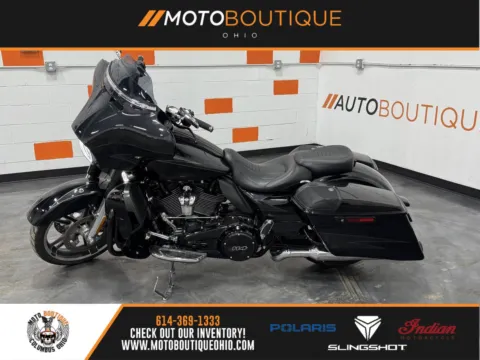 Black 2017 HARLEY DAVIDSON STREET GLIDE CVO FLHXSE for sale in Columbus, OH
