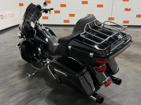 More photos of 2014 HARLEY DAVIDSON ULTRA CLASSIC FLHTCU at Moto Boutique, OH