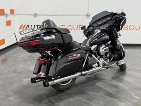 Another view of 2014 HARLEY DAVIDSON ULTRA CLASSIC FLHTCU for sale in Columbus, OH at Moto Boutique
