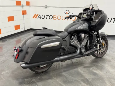 More photos of 2020 INDIAN CHALLENGER DARK HORSE SMOKE at Moto Boutique, OH