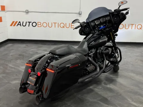 More photos of 2019 HARLEY DAVIDSON STREET GLIDE SPECIAL FLHXS at Moto Boutique, OH