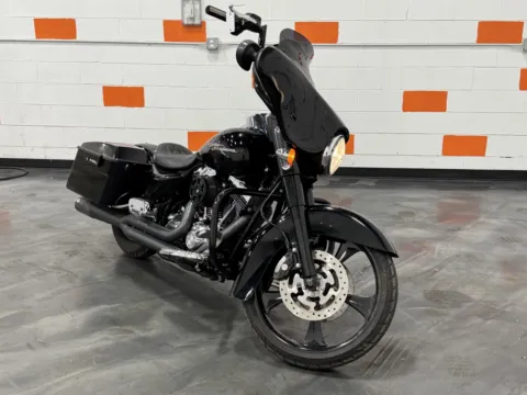 Another view of 2008 HARLEY DAVIDSON STREET GLIDE FLHX for sale in Columbus, OH at Moto Boutique