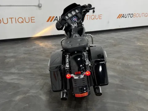More photos of 2022 HARLEY DAVIDSON STREET GLIDE FLHX at Moto Boutique, OH
