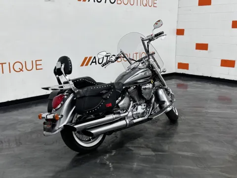 More photos of 2020 SUZUKI BOULEVARD C50T at Moto Boutique, OH