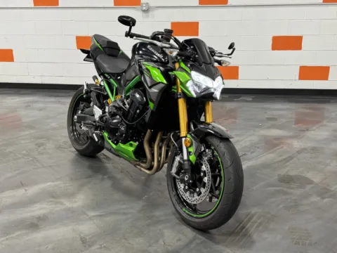 Another view of 2024 KAWASAKI Z900 SE for sale in Columbus, OH at Moto Boutique