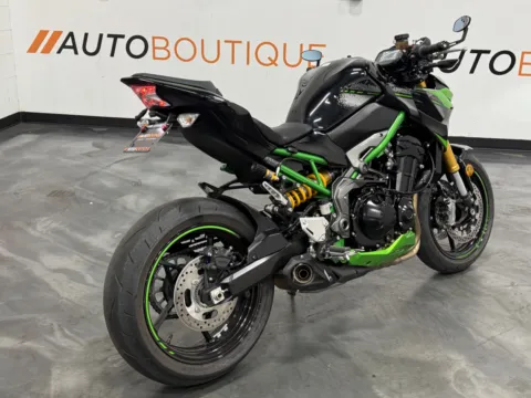 More photos of 2024 KAWASAKI Z900 SE at Moto Boutique, OH