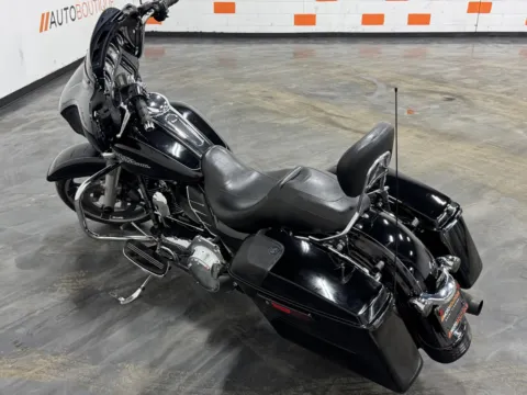 More photos of 2015 Harley-Davidson Street Glide Special at Moto Boutique, OH