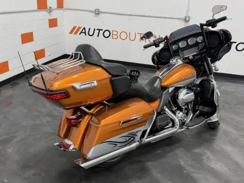 More photos of 2014 HARLEY DAVIDSON ULTRA LIMITED FLHTK at Moto Boutique, OH