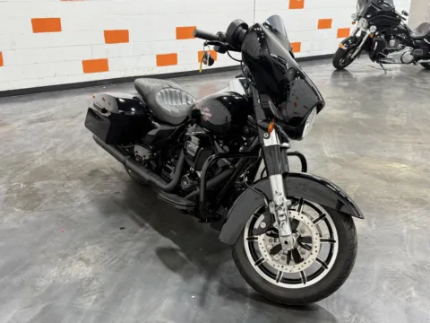 More photos of 2018 Harley-Davidson Street Glide Special at Moto Boutique, OH