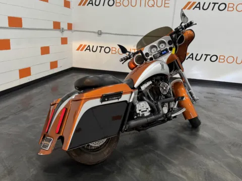 Another view of 2004 HARLEY DAVIDSON ROAD KING CUSTOM FLHRS for sale in Columbus, OH at Moto Boutique