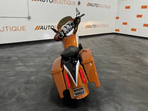 More photos of 2004 HARLEY DAVIDSON ROAD KING CUSTOM FLHRS at Moto Boutique, OH