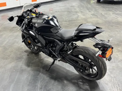 More photos of 2023 YAMAHA R7 at Moto Boutique, OH