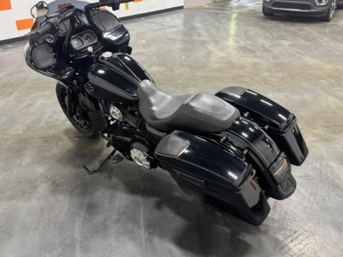 More photos of 2015 HARLEY DAVIDSON ROAD GLIDE SPECIAL FLTRXS at Moto Boutique, OH