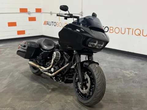 Photos of 2015 HARLEY DAVIDSON ROAD GLIDE SPECIAL FLTRXS for sale in Columbus, OH at Moto Boutique