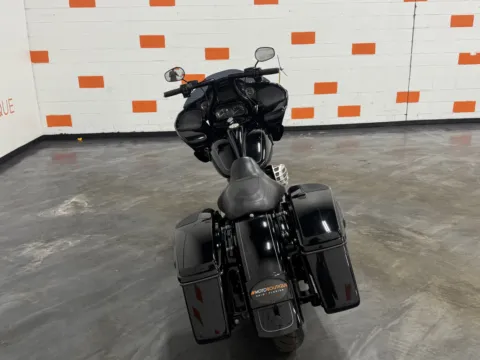 More photos of 2015 HARLEY DAVIDSON ROAD GLIDE SPECIAL FLTRXS at Moto Boutique, OH