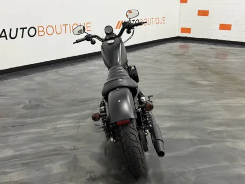 More photos of 2020 HARLEY DAVIDSON 883 IRON at Moto Boutique, OH