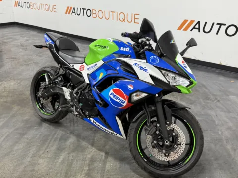 Photos of 2022 KAWASAKI NINJA 650 for sale in Columbus, OH at Moto Boutique