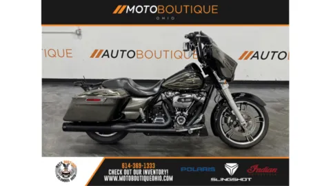 Gold 2017 HARLEY DAVIDSON STREET GLIDE SPECIAL FLHXS for sale in Columbus, OH