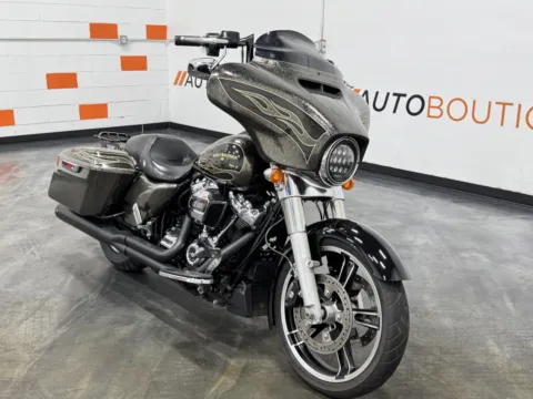 Photos of 2017 HARLEY DAVIDSON STREET GLIDE SPECIAL FLHXS for sale in Columbus, OH at Moto Boutique