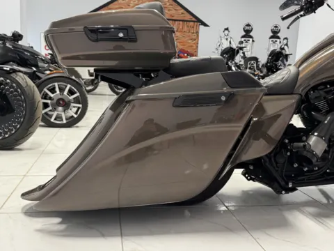 More photos of 2017 HARLEY DAVIDSON ROAD GLIDE SPECIAL FLTRXS at Moto Boutique, OH