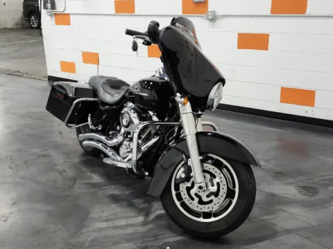Another view of 2008 HARLEY DAVIDSON STREET GLIDE FLHX for sale in Columbus, OH at Moto Boutique
