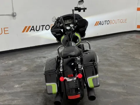 More photos of 2015 HARLEY DAVIDSON ROAD GLIDE SPECIAL FLTRXS at Moto Boutique, OH