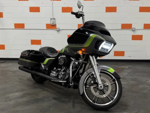 Another view of 2015 HARLEY DAVIDSON ROAD GLIDE SPECIAL FLTRXS for sale in Columbus, OH at Moto Boutique