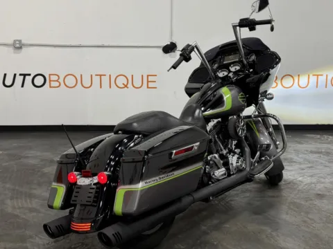More photos of 2015 HARLEY DAVIDSON ROAD GLIDE SPECIAL FLTRXS at Moto Boutique, OH