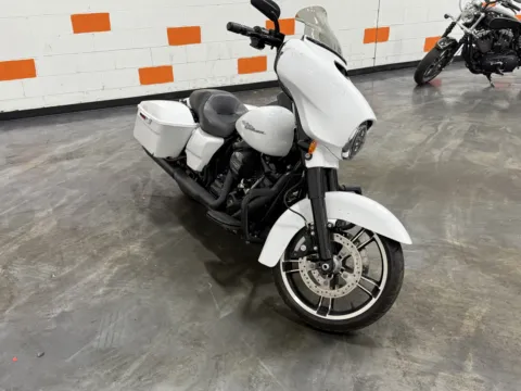 More photos of 2017 Harley-Davidson Street Glide Special at Moto Boutique, OH