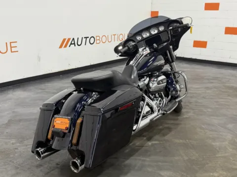 Photos of 2019 HARLEY DAVIDSON STREET GLIDE FLHX for sale in Columbus, OH at Moto Boutique
