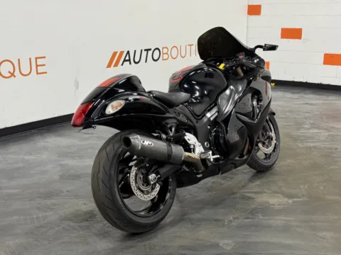 Another view of 2018 SUZUKI HAYABUSA 1340 for sale in Columbus, OH at Moto Boutique