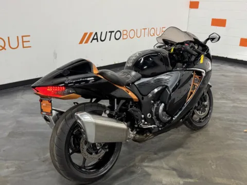 Another view of 2022 SUZUKI HAYABUSA 1340 for sale in Columbus, OH at Moto Boutique