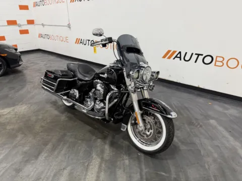 Photos of 2016 HARLEY DAVIDSON ROAD KING FLHR for sale in Columbus, OH at Moto Boutique