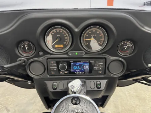 Photos of 2007 HARLEY DAVIDSON ELECTRA GLIDE FLHT for sale in Columbus, OH at Moto Boutique