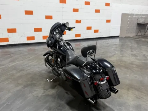 More photos of 2015 HARLEY DAVIDSON STREET GLIDE FLHX at Moto Boutique, OH