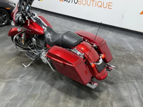 Photos of 2012 HARLEY DAVIDSON STREET GLIDE FLHX for sale in Columbus, OH at Moto Boutique