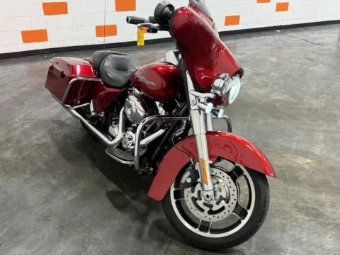 More photos of 2012 HARLEY DAVIDSON STREET GLIDE FLHX at Moto Boutique, OH