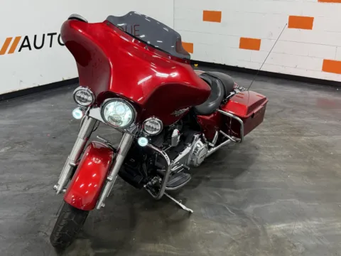 Another view of 2012 HARLEY DAVIDSON STREET GLIDE FLHX for sale in Columbus, OH at Moto Boutique