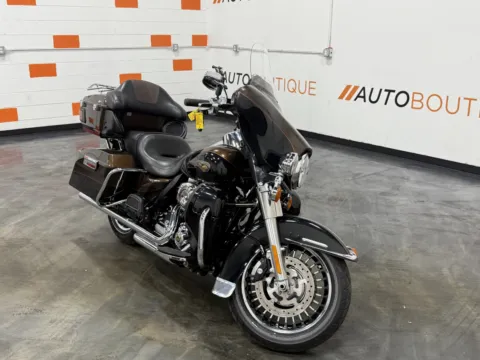 Photos of 2013 HARLEY DAVIDSON ULTRA LIMITED FLHTK for sale in Columbus, OH at Moto Boutique