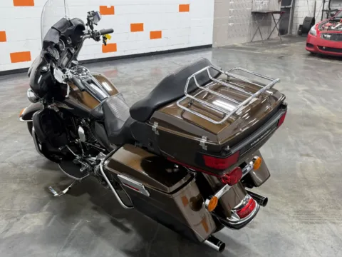 More photos of 2013 HARLEY DAVIDSON ULTRA LIMITED FLHTK at Moto Boutique, OH