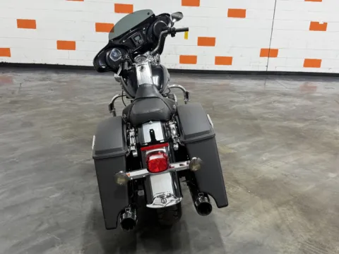 More photos of 2012 HARLEY DAVIDSON ROAD KING CLASSIC FLHRC at Moto Boutique, OH