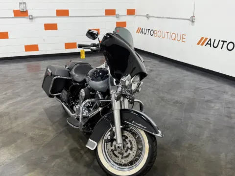 Photos of 2012 HARLEY DAVIDSON ROAD KING CLASSIC FLHRC for sale in Columbus, OH at Moto Boutique