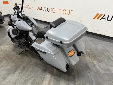 Photos of 2012 HARLEY DAVIDSON ROAD KING CLASSIC FLHRC for sale in Columbus, OH at Moto Boutique